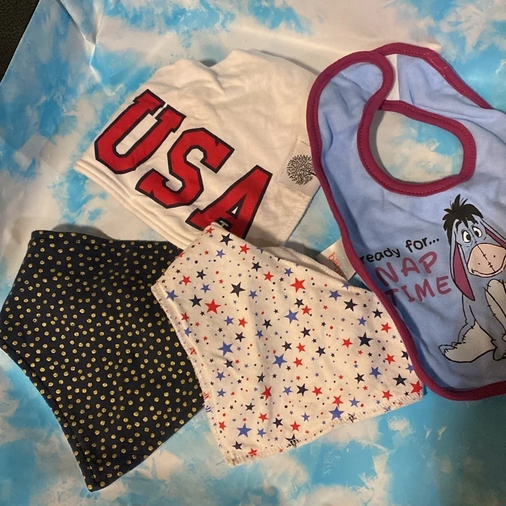3/$20 Like New Baby Bibs